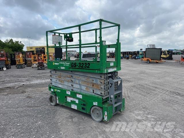 Genie GS-3232 Nožnicové zdvíhacie plošiny