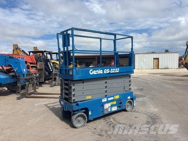 Genie GS-3232 Nožnicové zdvíhacie plošiny