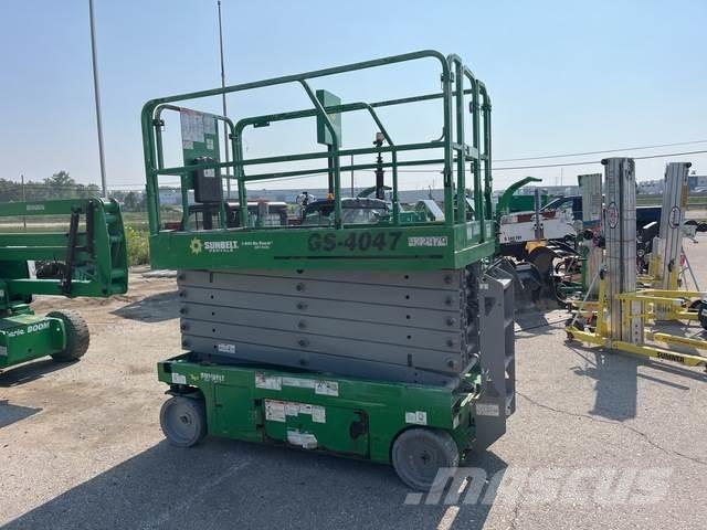 Genie GS-4047 Nožnicové zdvíhacie plošiny