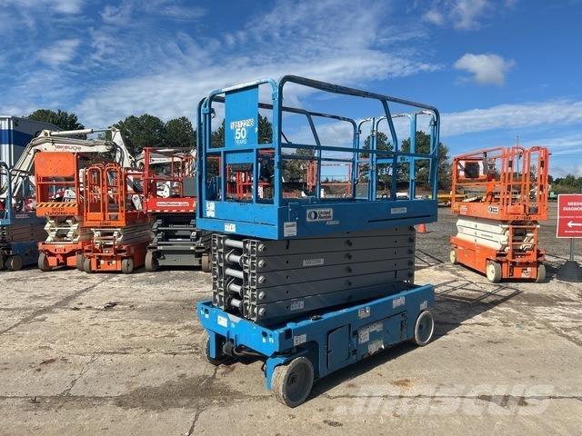 Genie GS-4047 Nožnicové zdvíhacie plošiny