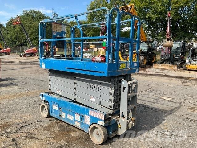 Genie GS-4047 Nožnicové zdvíhacie plošiny