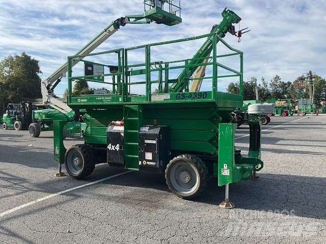 Genie GS-4390 Nožnicové zdvíhacie plošiny