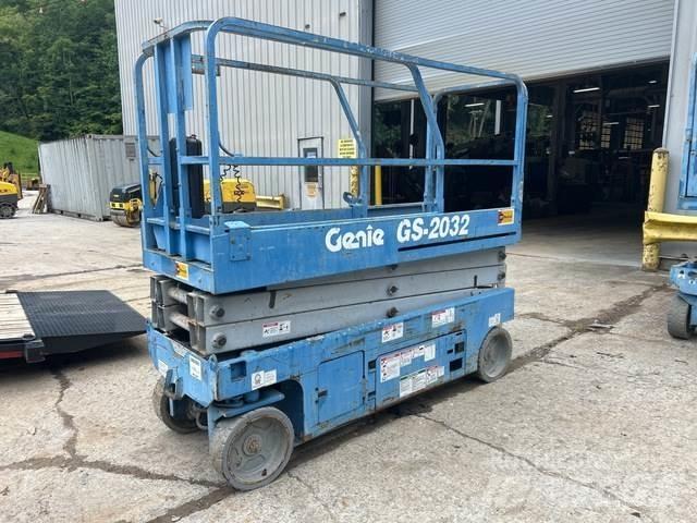 Genie GS2032 Nožnicové zdvíhacie plošiny