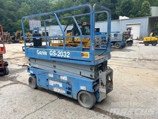 Genie GS2032 Nožnicové zdvíhacie plošiny