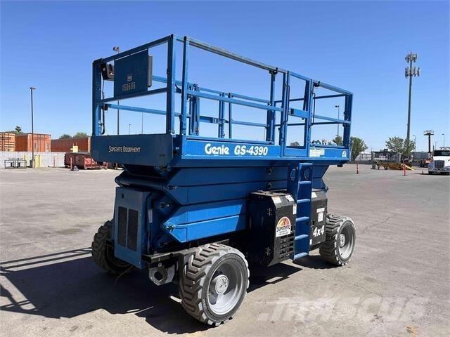 Genie GS4390RT Nožnicové zdvíhacie plošiny
