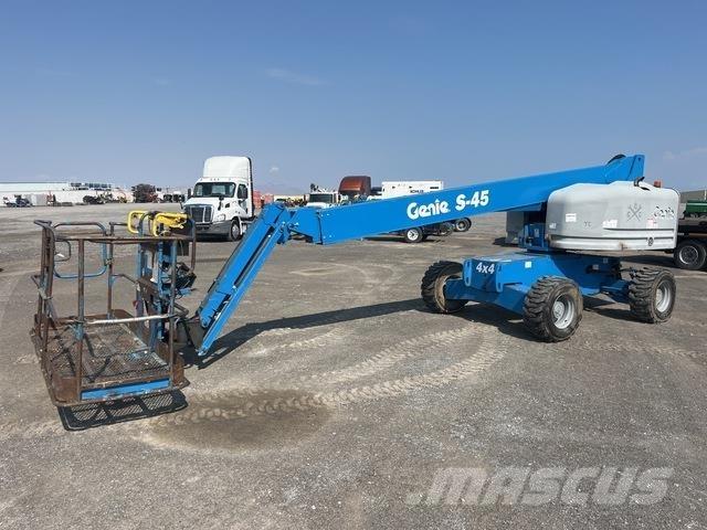 Genie S-45 Teleskopické plošiny