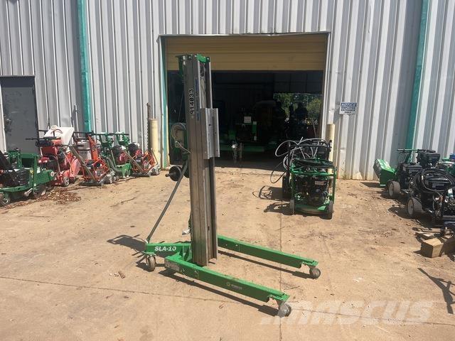 Genie SLA-10 Navijaky, kladkostroje a stavebné výťahy