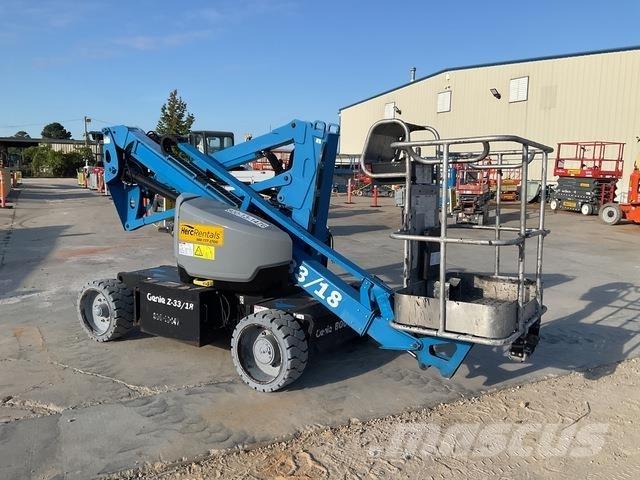 Genie Z-33/18 Kĺbové plošiny