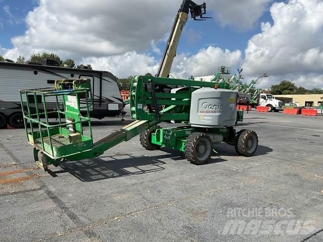 Genie Z-45/25 Kĺbové plošiny