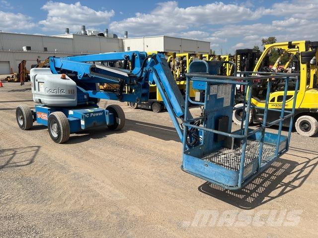 Genie Z-45/25J Kĺbové plošiny