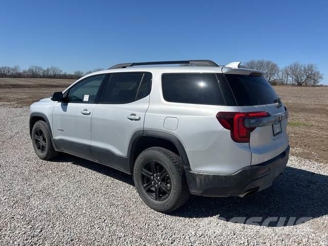 GMC Acadia Automobily