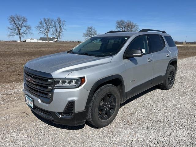 GMC Acadia Automobily