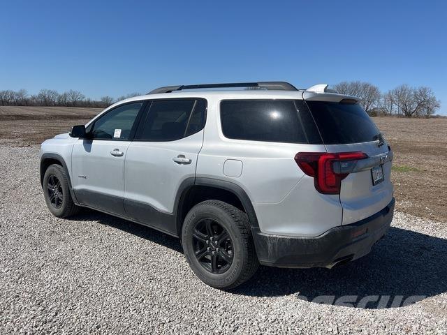 GMC Acadia Automobily