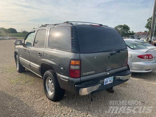 GMC Yukon Automobily