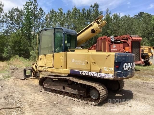 Gradall XL2200 Pásové rýpadlá