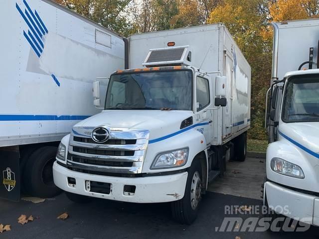 Hino 338 Skriňová nadstavba