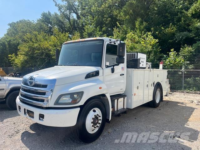 Hino 338 Komunálne / Multi-úžitkové vozidlá