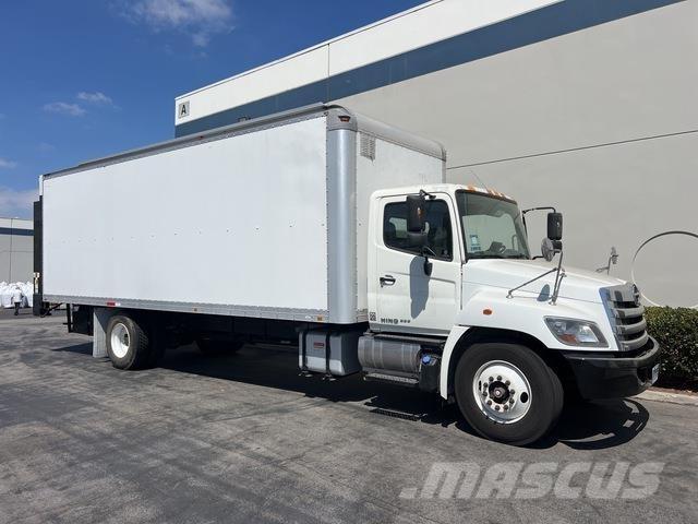 Hino 338 Skriňová nadstavba