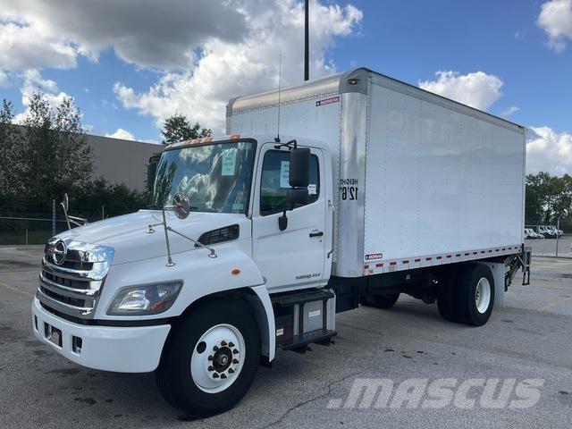 Hino 338 Skriňová nadstavba