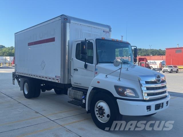 Hino 338 Skriňová nadstavba