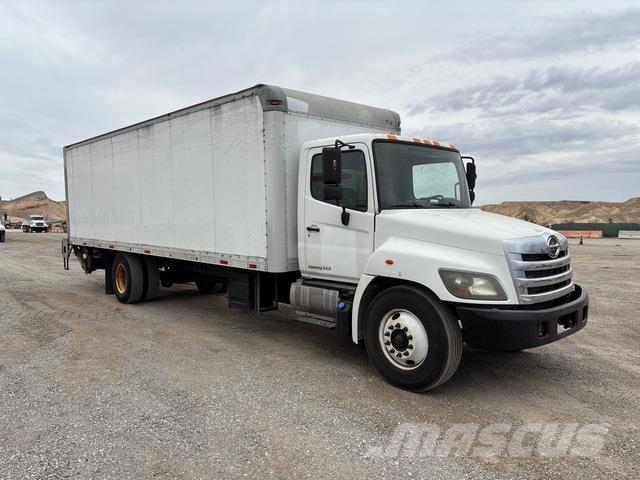 Hino 338 Skriňová nadstavba