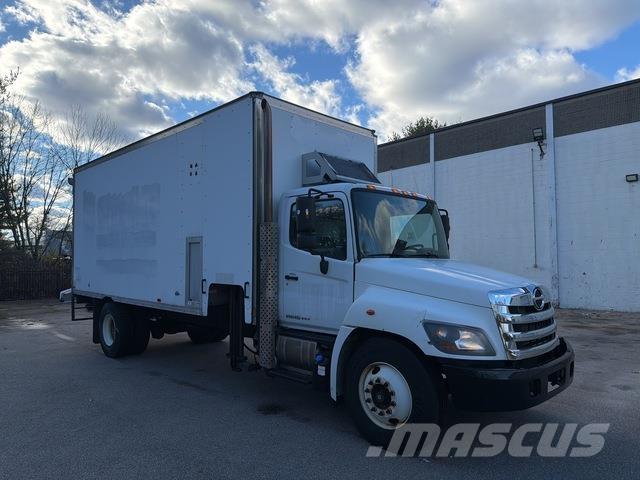 Hino 338 Skriňová nadstavba