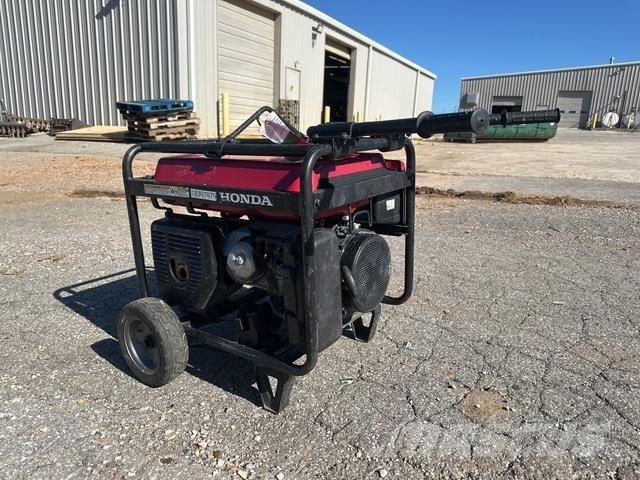Honda EB 5000X Naftové generátory
