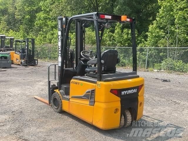 Hyundai 20BT-9 Akumulátorové vozíky