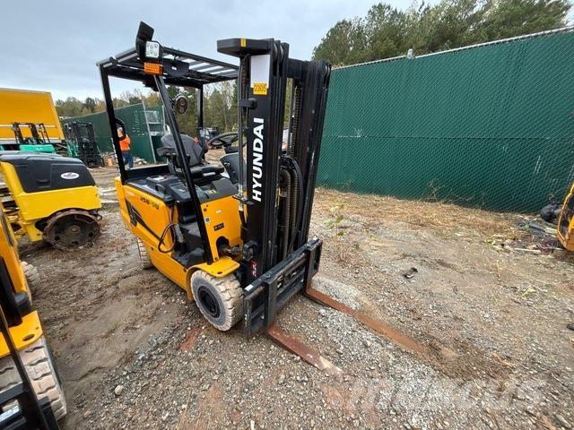 Hyundai 25B-9U Akumulátorové vozíky