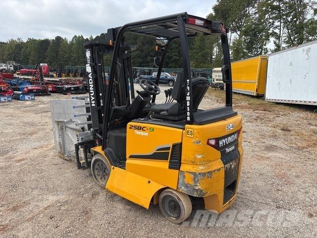 Hyundai 25BC-9 Akumulátorové vozíky