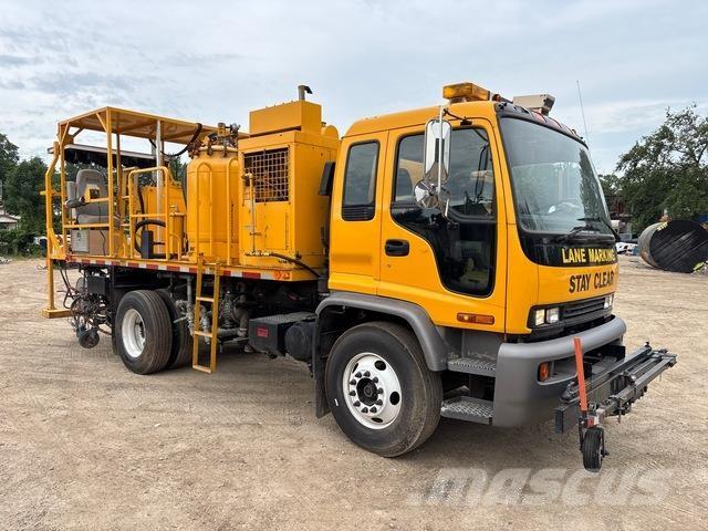 Isuzu FTR Komunálne / Multi-úžitkové vozidlá