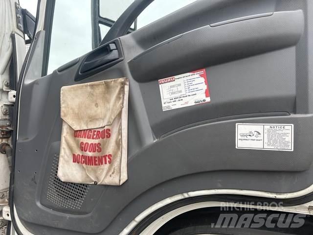 Isuzu FVR950M Nákladné vozidlá s bočnou zhrnovacou plachtou