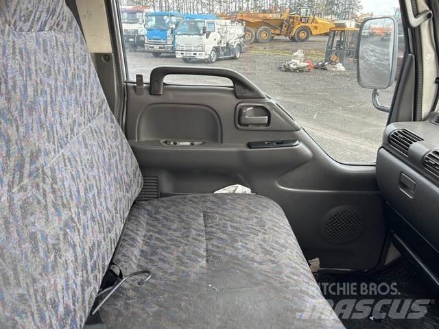Isuzu NKR300s Stavebníctvo - ostatné