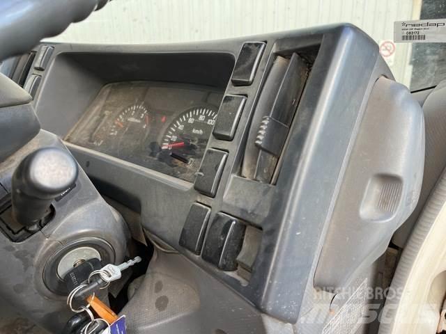 Isuzu NNR 200 Plošinové nákladné automobily/nákladné automobily so sklápacími bočnicami