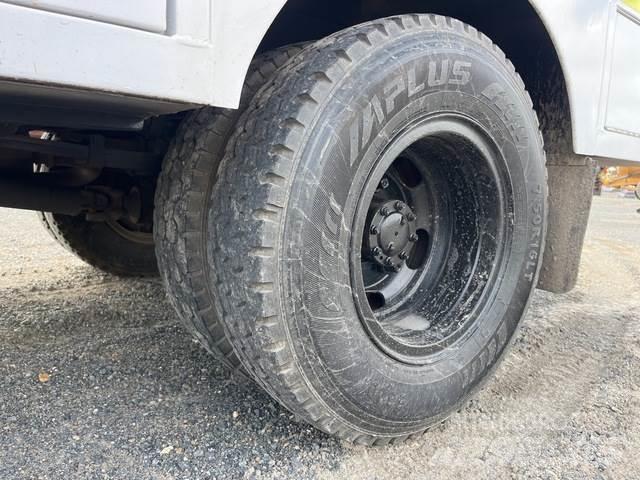 Isuzu NPR 200 Stavebníctvo - ostatné