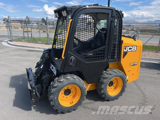 JCB 215 Šmykom riadené nakladače