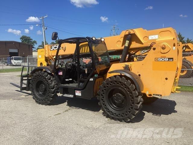 JCB 509-42 Teleskopické manipulátory
