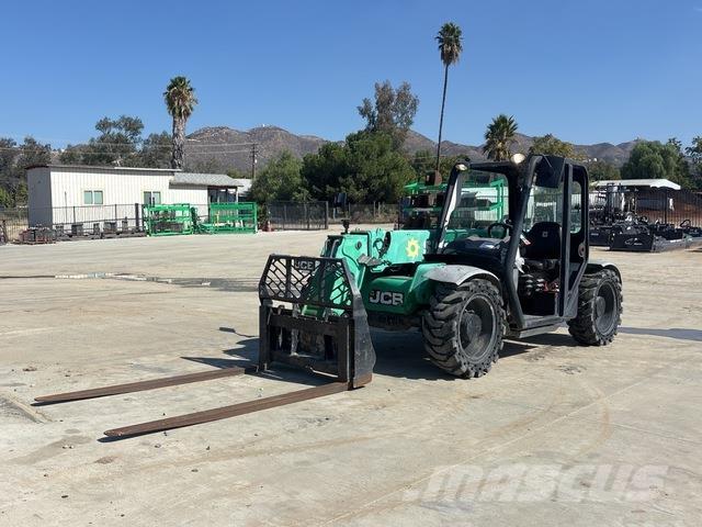 JCB 525-60 Teleskopické manipulátory