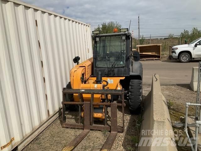 JCB 527-55 Teleskopické manipulátory
