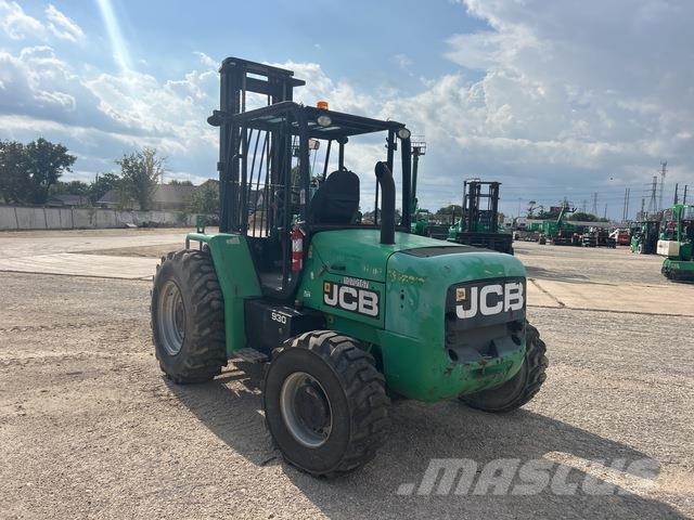 JCB 930 Terénne vysokozdvižné vozíky