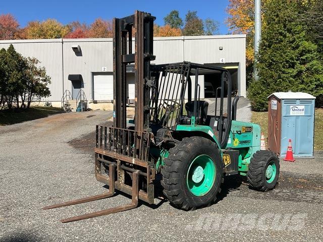 JCB 930 Terénne vysokozdvižné vozíky