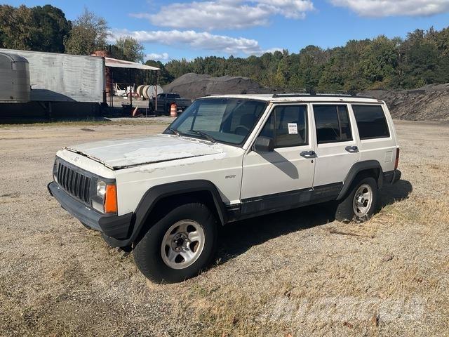 Jeep Cherokee Automobily