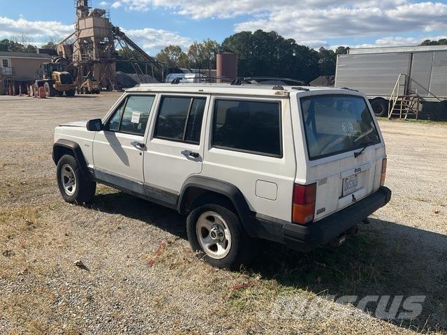 Jeep Cherokee Automobily