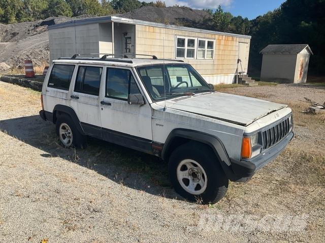 Jeep Cherokee Automobily