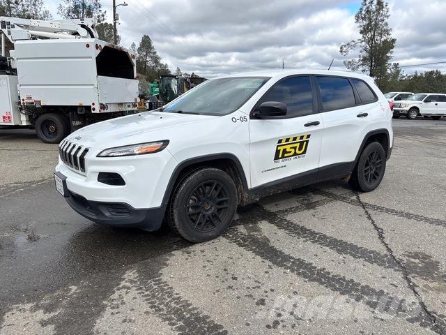 Jeep Cherokee Automobily
