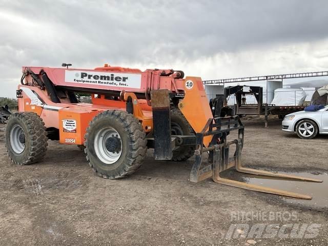 JLG 10054 Teleskopické manipulátory
