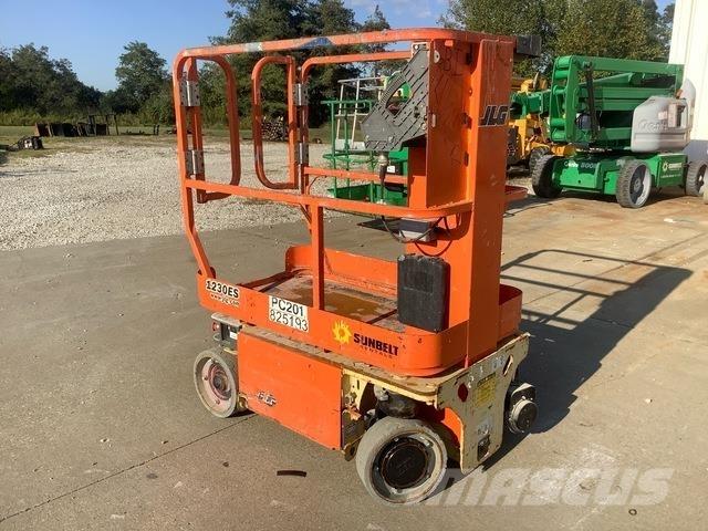 JLG 1230ES Vertikálne stĺpové výťahy