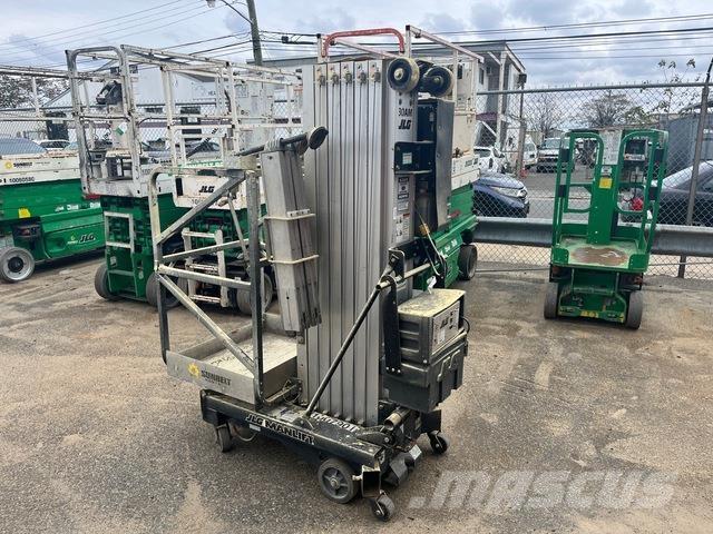 JLG 30AM Vertikálne stĺpové výťahy