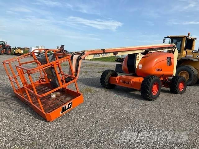 JLG 600A Kĺbové plošiny
