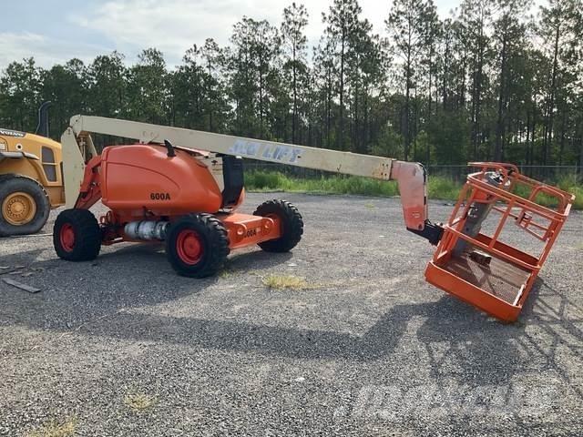 JLG 600A Kĺbové plošiny